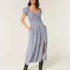 Kurzärmeliges Maxikleid mit offenem Rücken Kurzärmeliges Maxikleid mit offenem Rücken