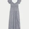 Kurzärmeliges Maxikleid mit offenem Rücken Kurzärmeliges Maxikleid mit offenem Rücken