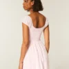 Kurzärmeliges Minikleid mit Knopfleiste