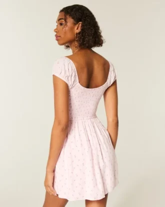Kurzärmeliges Minikleid mit Knopfleiste