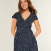 Kurzärmeliges Wickelkleid Kurzärmeliges Wickelkleid