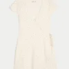 Kurzärmeliges Wickelkleid Kurzärmeliges Wickelkleid