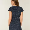 Kurzärmeliges Wickelkleid Kurzärmeliges Wickelkleid