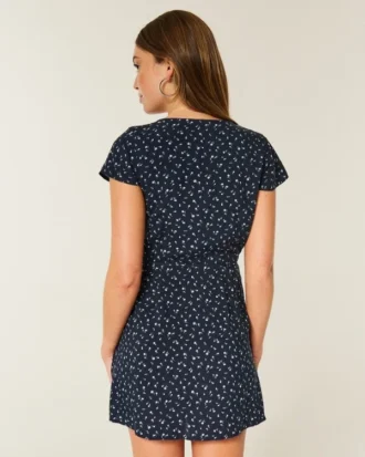 Kurzärmeliges Wickelkleid