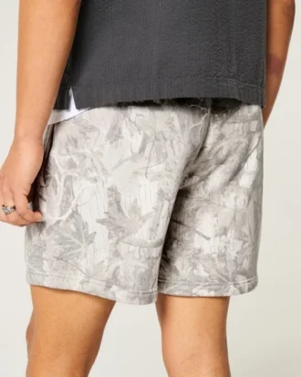 Lange Fleece-Shorts mit Camouflage-Muster