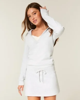 Langärmeliges Fleecekleid mit Kapuze