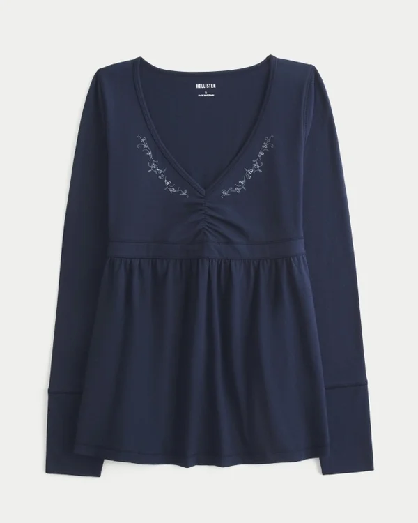 Langärmliges Babydoll-Oberteil mit gerafftem Brustbereich Langärmliges Babydoll-Oberteil mit gerafftem Brustbereich
