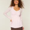 Langärmliges Babydoll-Oberteil mit Grafikprint und gerafftem Brustbereich Langärmliges Babydoll-Oberteil mit Grafikprint und gerafftem Brustbereich