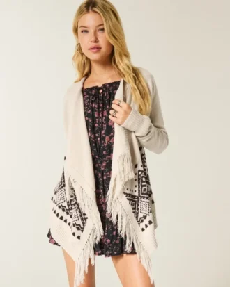 Leicht zu tragende Strickjacke ohne Verschluss