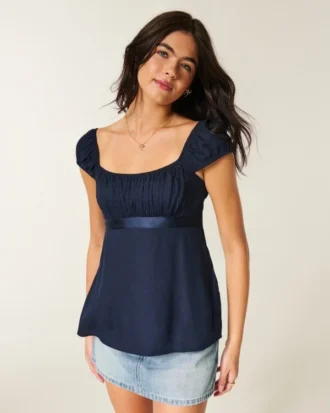 Leichtes Babydoll-Oberteil aus Satin mit Bindeband