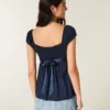 Leichtes Babydoll-Oberteil aus Satin mit Bindeband Leichtes Babydoll-Oberteil aus Satin mit Bindeband