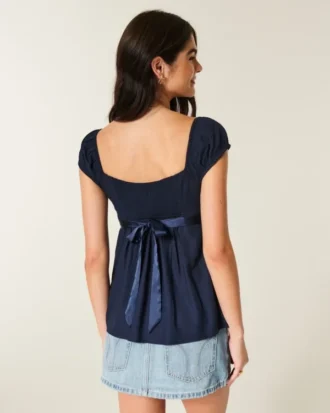 Leichtes Babydoll-Oberteil aus Satin mit Bindeband