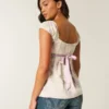 Leichtes Babydoll-Oberteil aus Satin mit Bindeband Leichtes Babydoll-Oberteil aus Satin mit Bindeband
