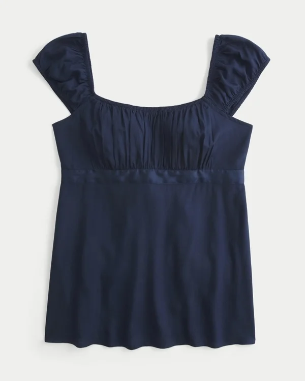 Leichtes Babydoll-Oberteil aus Satin mit Bindeband Leichtes Babydoll-Oberteil aus Satin mit Bindeband
