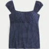 Leichtes Babydoll-Oberteil aus Satin mit Bindeband Leichtes Babydoll-Oberteil aus Satin mit Bindeband