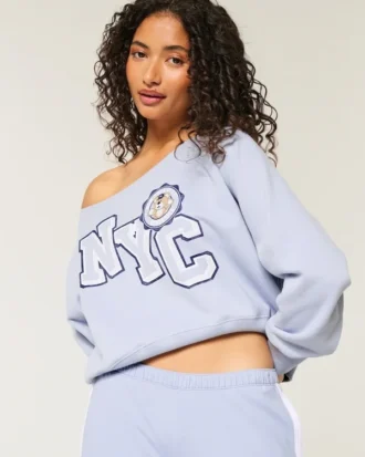 Leichtes Off-Shoulder-Sweatshirt mit NYC-Grafik