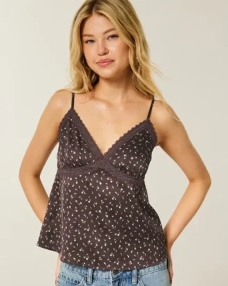 Leichtes Satin-Top mit Spitzenbesatz