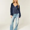 Leichtes Satin-Top mit Spitzenbesatz Leichtes Satin-Top mit Spitzenbesatz