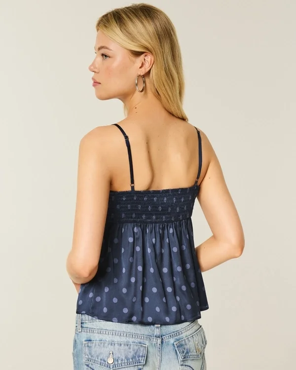 Leichtes Satin-Top mit Spitzenbesatz Leichtes Satin-Top mit Spitzenbesatz