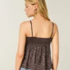 Leichtes Satin-Top mit Spitzenbesatz Leichtes Satin-Top mit Spitzenbesatz
