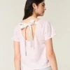 Leichtes T-Shirt mit Blumenmuster und Bindeband Leichtes T-Shirt mit Blumenmuster und Bindeband