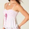 Leichtes, trägerloses Babydoll-Oberteil mit Stickerei Leichtes, trägerloses Babydoll-Oberteil mit Stickerei