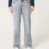 Low-Rise-Jeans in mittlerer Waschung mit entspanntem, geradem Schnitt Low-Rise-Jeans in mittlerer Waschung mit entspanntem, geradem Schnitt