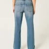 Low-Rise-Jeans in mittlerer Waschung mit entspannter, gerader Passform Low-Rise-Jeans in mittlerer Waschung mit entspannter, gerader Passform