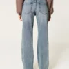 Low-Rise-Jeans in mittlerer Waschung mit entspannter, gerader Passform