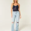 Low-Rise-Jeans mit heller Waschung und Rissen Low-Rise-Jeans mit heller Waschung und Rissen