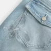Low-Rise-Jeans mit mittlerer Waschung und gesticktem Schmetterling, Bootcut Low-Rise-Jeans mit mittlerer Waschung und gesticktem Schmetterling, Bootcut