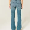 Low-Rise-Jeans mit mittlerer Waschung und Nieten im Bootcut-Schnitt