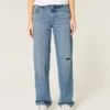 Low-Rise-Jeans mit Rissen, mittelstarker Waschung, lockere Passform Low-Rise-Jeans mit Rissen, mittelstarker Waschung, lockere Passform