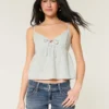 Low-Rise-Shorts aus mittelblauem Denim Low-Rise-Shorts aus mittelblauem Denim