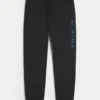 Lässige Jogginghose mit Alpenmotiv aus Fleece Lässige Jogginghose mit Alpenmotiv aus Fleece