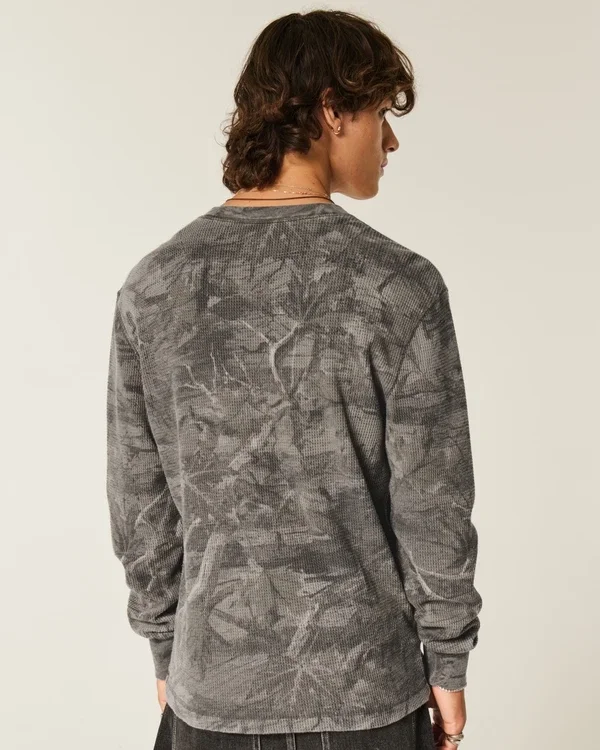 Lässiges, langärmeliges Camo-Shirt mit Thermofunktion Lässiges, langärmeliges Camo-Shirt mit Thermofunktion