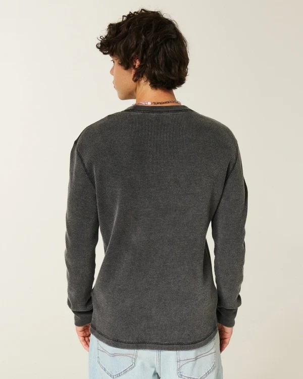 Lässiges langärmeliges Thermoshirt mit Rundhalsausschnitt Lässiges langärmeliges Thermoshirt mit Rundhalsausschnitt