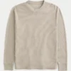 Lässiges langärmeliges Thermoshirt mit Rundhalsausschnitt Lässiges langärmeliges Thermoshirt mit Rundhalsausschnitt