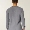 Lässiges langärmeliges Thermoshirt mit Rundhalsausschnitt Lässiges langärmeliges Thermoshirt mit Rundhalsausschnitt