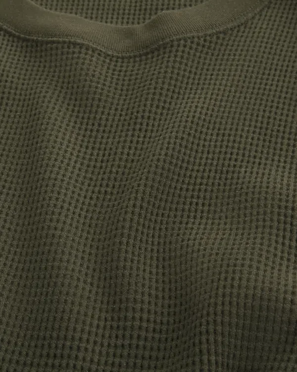 Lässiges langärmeliges Thermoshirt mit Rundhalsausschnitt Lässiges langärmeliges Thermoshirt mit Rundhalsausschnitt
