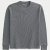 Lässiges langärmeliges Thermoshirt mit Rundhalsausschnitt Lässiges langärmeliges Thermoshirt mit Rundhalsausschnitt