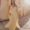 Maxikleid mit offenem Rücken Maxikleid mit offenem Rücken