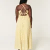 Maxikleid mit offenem Rücken Maxikleid mit offenem Rücken