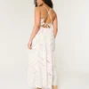 Maxikleid mit offenem Rücken Maxikleid mit offenem Rücken