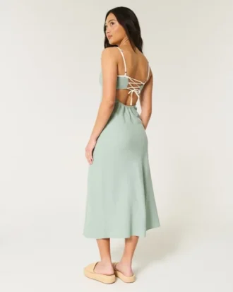Midi-Kleid aus Leinenmischung mit offenem Rücken