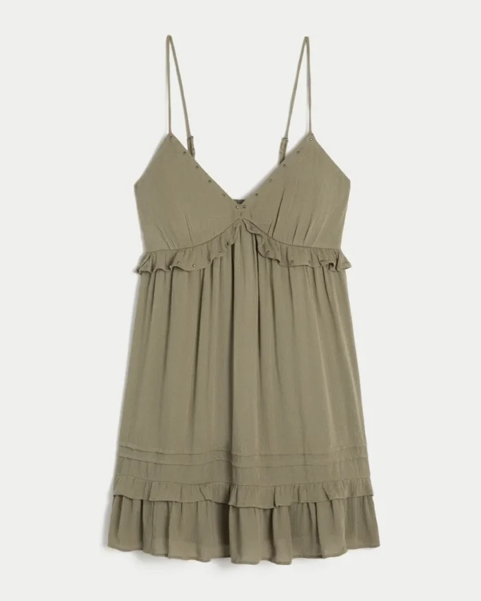 Mini-Kleid mit Nieten und Rüschen Mini-Kleid mit Nieten und Rüschen