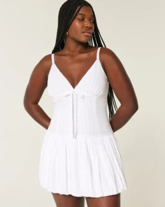 Mini-Kleid mit V-Ausschnitt und Bubble-Schnitt