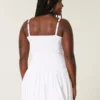Mini-Kleid mit V-Ausschnitt und Bubble-Schnitt