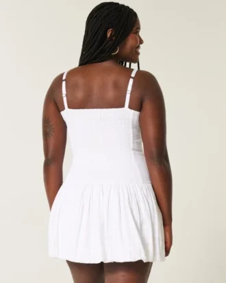 Mini-Kleid mit V-Ausschnitt und Bubble-Schnitt