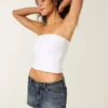 Mini-Shorts aus dunkelblauem Denim mit niedriger Leibhöhe Mini-Shorts aus dunkelblauem Denim mit niedriger Leibhöhe